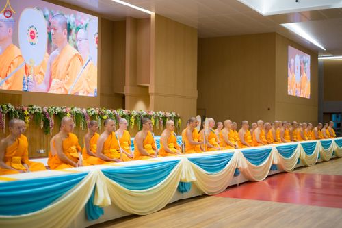 ภาพ No.280512:วันที่ 28 ธันวาคม พ.ศ.2568 พิธีถวายอุปกรณ์ทำความสะอาด ณ ห้องแก้วสารพัดนึก วัดพระธรรมกาย