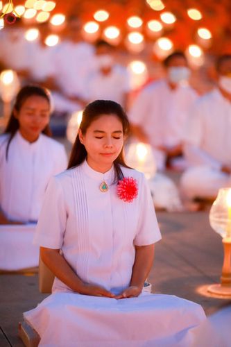 ภาพ No.122161:พิธีจุดประทีปถวายเป็นพุทธบูชา และบูชาธรรมมหาปูชนียาจารย์ พระมงคลเทพมุนี(สด จนฺทสโร) ในโครงการธรรมยาตรา กตัญญูบูชา มหาปูชนียาจารย์ พระมงคลเทพมุนี(สด จนฺทสโร) พระผู้ปราบมาร อนุสรณ์สถาน 7 แห่ง ปีที่ 12 วันที่ 31 มกราคม พ.ศ. 2567 ณ วัดพระธรรมกาย จ.ปทุมธานี