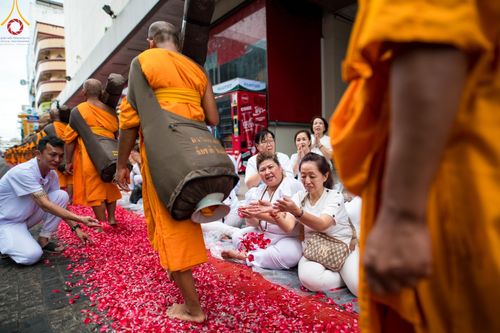 ภาพ No.128384:พิธีอัญเชิญพระบรมสารีริกธาตุ " ใจกลางเมืองนครหาดใหญ่ " เพื่อประดิษฐาน ณ มหารัตนเจดีย์สิริปทุมสวรรค์ (เจดีย์อริยพุทธะ 5 พระองค์) ศูนย์ปฏิบัติธรรมภาคใต้ อ.บางกล่ำ จ.สงขลา  วันที่ 9 มีนาคม พ.ศ.2567 (ชุดที่ 1)
