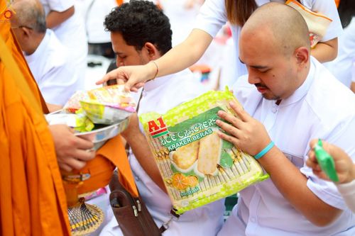 ภาพ No.245436:วันอาทิตย์ที่ 14 กันยายน พ.ศ. 2568 ตักบาตรพระ 555 รูป มหากุศล  น้อมถวายเป็นพุทธบูชา ณ หอนาฬิกาเบตง อ.เบตง จ.ยะลา