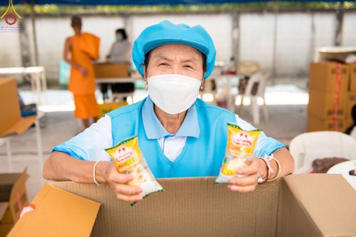 ภาพ No.117139:V.16 เป็นทีม การเตรียมงาน เก็บงาน การรับบุญของเจ้าหน้าที่หน่วยงานต่างๆ เพื่อโครงการธรรมยาตรา กตัญญูบูชามหาปูชนียาจารย์ พระมงคลเทพมุนี (สด จนฺทสโร) พระผู้ปราบมาร อนุสรณ์สถาน 7 แห่ง ปีที่ 12 ระหว่างวันที่ 2 - 31 มกราคม พ.ศ. 2567