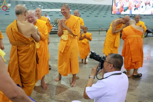 ภาพ No.59826:V.39 ทุ่มสุดใจ ธรรมชัย 80 ปี การเตรียมงาน การปฏิบัติงาน ของเจ้าหน้าที่หน่วยงานต่างๆ เพื่อพิธีฉลองอายุวัฒนมงคล 80 ปี หลวงพ่อธัมมชโย และรับถวายมหาสังฆทาน 10,000 กว่าวัดทั่วประเทศ ในวันคุ้มครองโลก จันทร์ที่ 22 เมษายน พ.ศ. 2567