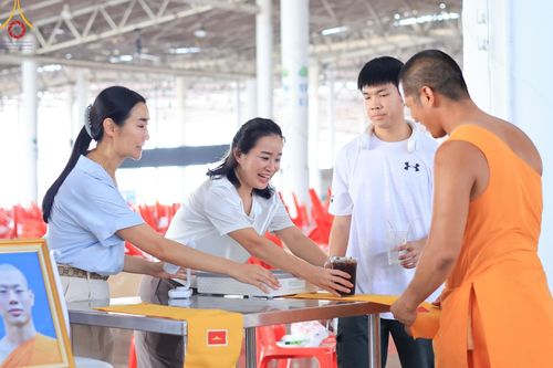 ภาพ No.61018:V.37 ยิ่งกว่าดี เพื่อ 80 ปีของพ่อ ภาพการเตรียมงานของหน่วยงานต่างๆ เพื่อพิธีฉลองอายุวัฒนมงคล 80 ปี หลวงพ่อธัมมชโย และรับถวายมหาสังฆทาน 10,000 กว่าวัดทั่วประเทศ ในวันคุ้มครองโลก วันจันทร์ที่ 22 เมษายน พ.ศ. 2567