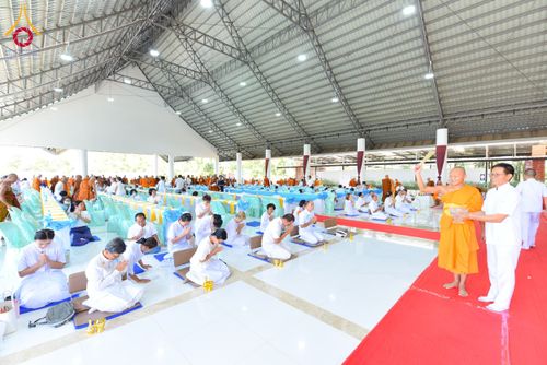 ภาพ No.175572:พิธีถวายมหาสังฆทาน 348 วัด ฉลองครบรอบ 8 ปี ธุดงค์สถานอำนาจเจริญ บูชาธรรม 80 ปี หลวงพ่อธัมมชโย วันที่ 17 พฤศจิกายน พ.ศ. 2567