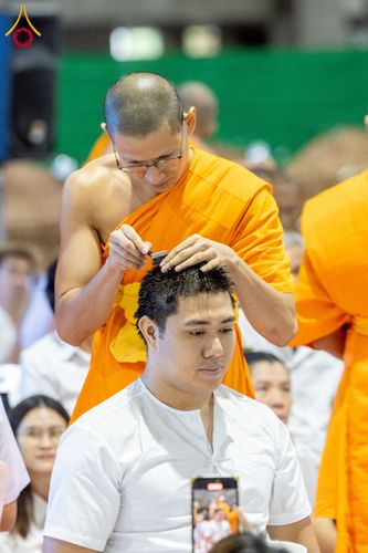 ภาพ No.230715:วันที่ 29 มิถุนายน พ.ศ.2568 พิธีตัดปอยผมและปลงผมนาคธรรมทายาท โครงการบรรพชาอุปสมบทหมู่ รุ่นเข้าพรรษา ณ วิหารคด วัดพระธรรมกาย