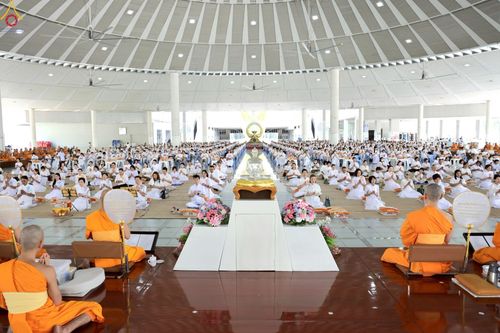 ภาพ No.234837:วันศุกร์ที่ 25 กรกฎาคม พ.ศ. 2568 (วันพระ แรม 15 ค่ำ เดือน 8) พิธีบุพเปตพลี ครั้งที่ 167 ร่วมอุทิศบุญแด่หมู่ญาติที่ล่วงลับไปแล้ว และสืบทอดอายุพระพุทธศาสนา ณ หอฉันคุณยายอาจารย์ฯ วัดพระธรรมกาย