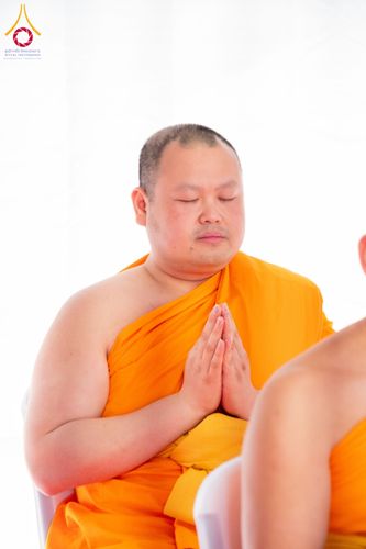 ภาพ No.135466:พิธีเจริญพระพุทธมนต์สมโภช แก้วบรมจักรพรรดิรัตนอนันต์ สถาปนาอาคารปฏิบัติธรรม แก้วธรรมชัยรัตนอนันต์ บูชาธรรมเนื่องในโอกาสอายุวัฒนมงคล 80 ปี หลวงพ่อธัมมชโย (22 เมษายน พ.ศ. 2567) วันพุธที่ 3 เมษายน พ.ศ. 2567 ณ วัดพระธรรมกายเทนเนสซี ประเทศสหรัฐอเมริกา