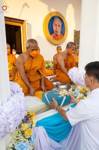 ภาพ No.116036:พิธีตักบาตรพระธรรมยาตรา ณ อนุสรณ์สถานลำดับที่ 4 สถานที่เกิดด้วยกายธรรม วัดโบสถ์(บน) จ.นนทบุรี วันที่ 21 มกราคม พ.ศ. 2567