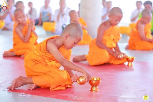 ภาพ No.135659:พิธีขอขมารับผ้าไตร , พิธีบรรพชา ในโครงการบรรพชาสามเณร ฟื้นฟูพระพุทธศาสนาทั่วไทย  ณ ศูนย์ปฏิบัติธรรมสวนผึ้ง จ.ราชบุรี วันที่ 4 เมษายน พ.ศ. 2567