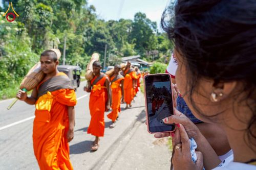 ภาพ No.226246:วันที่ 7-10 พฤษภาคม พ.ศ. 2568 โครงการเดินธรรมยาตรา สยาม-ลังกา ธรรมยาตรา ฉลองเทศกาลวิสาขบูชาแห่งชาติ ศรีลังกา บูชาธรรม 81 ปี หลวงพ่อธัมมชโย เมืองนูวราอิลิยา ประเทศศรีลังกา