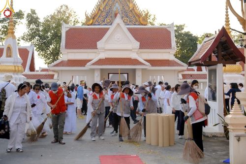 ภาพ No.205448:V.53 สารพัดV สารพัดดี ที่วัดโบสถ์บน ในโครงการธรรมยาตรา กตัญญูบูชา มหาปูชนียาจารย์ พระมงคลเทพมุนี(สด จนฺทสโร) พระผู้ปราบมาร อนุสรณ์สถาน 7 แห่ง ปีที่ 13 ระหว่างวันที่ 2-31 มกราคม พ.ศ. 2568