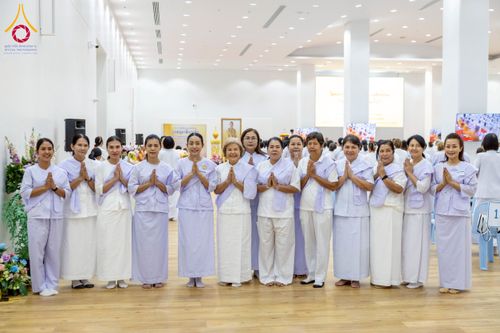 ภาพ No.221856:โครงการปฏิบัติธรรมอบรมศีลธรรม “บวชอุบาสิกาแก้ว” ถวายเป็นพระราชกุศลแด่พระบาทสมเด็จพระเจ้าอยู่หัว เนื่องในโอกาสมหามงคล “วันฉัตรมงคล”  ระหว่างวันที่ 2 – 4 พฤษภาคม 2568  ณ อาคาร 115 ปี คุณยายอาจารย์ฯ