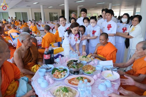 ภาพ No.183868:พิธีทอดกฐิน ณ ศูนย์กัลยาณมิตรพิจิตร ในโครงการทอดกฐินสามัคคีทั่วไทย 30,000 วัด บูชาธรรม 80 ปี หลวงพ่อธัมมชโย โดยคณะศิษยานุศิษย์วัดพระธรรมกาย วันที่ 11 พฤศจิกายน พ.ศ. 2567