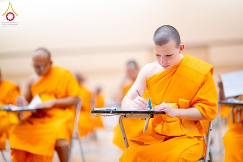 ภาพ No.161247:พิธีสอบธรรมสนามหลวงนักธรรมชั้นตรี วันที่ 11-14 ตุลาคม พ.ศ. 2567 ณ สนามสอบวัดพระธรรมกาย อ.คลองหลวง จ.ปทุมธานี