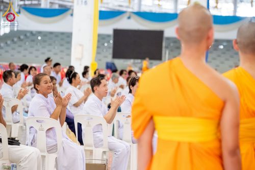 ภาพ No.237436:วันอาทิตย์ที่ 10 สิงหาคม พ.ศ.2568 พิธีมอบใบประกาศเกียรติคุณ โครงการสอบบาลี "ฉลองแชมป์" บูชาธรรม 80 ปี หลวงพ่อธัมมชโย ประจำปี 2568 และ พิธีมอบดวงแก้วสามเณรทรงบาลีไวยากรณ์ ณ สภาธรรมกายสากล วัดพระธรรมกาย ปทุมธานี