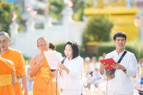 ภาพ No.239754:วันที่ 16-17 สิงหาคม พ.ศ. 2568 การปฏิบัติหน้าที่ของเจ้าหน้าที่ทุกสถานะ เพื่องานพิธีอัญเชิญรูปเหมือนพระมงคลเทพมุนี (สด จันทสโร) และพิธีกดปุ่มอัญเชิญรูปเหมือน พระมงคลเทพมุนี (สด จันทสโร) ณ มหาวิหารแก้วพระมงคลเทพมุนี ศูนย์ปฏิบัติธรรมแก้วเมืองเลย จ.เลย