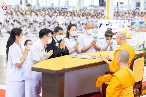 ภาพ No.124556:พิธีถวายรางวัล Guinness World Records "สถิตินั่งสมาธิและร่วมลงชื่อเพื่อสร้างสันติภาพโลก ด้วยจำนวนคนที่มากที่สุดในโลก" ณ สภาธรรมกายสากล วัดพระธรรมกาย วันมาฆบูชา เสาร์ที่ 24 กุมภาพันธ์ พ.ศ. 2567