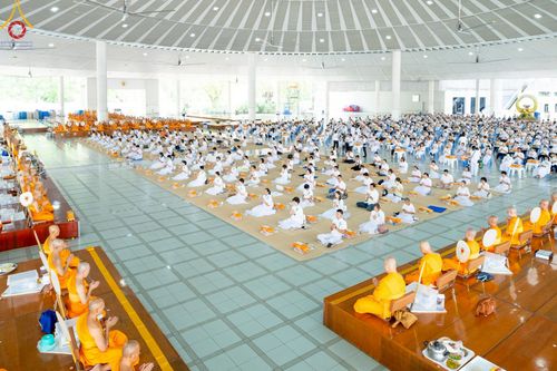 ภาพ No.213266:วันศุกร์ที่ 28 มีนาคม พ.ศ. 2568 (วันพระ แรม 15 ค่ำ เดือน 4) พิธีบุพเปตพลี ครั้งที่ 161 ร่วมอุทิศบุญแด่หมู่ญาติที่ล่วงลับไปแล้ว และสืบทอดอายุพระพุทธศาสนา ณ หอฉันคุณยายอาจารย์ฯ วัดพระธรรมกาย