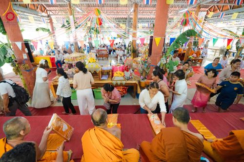 ภาพ No.172305:พิธีทอดกฐิน วัดเจริญธรรมมาราม จ.จันทบุรี ในโครงการกฐินสามัคคีทั่วไทย 30,000 วัด บูชาธรรม 80 ปี หลวงพ่อธัมมชโย โดยคณะศิษยานุศิษย์วัดพระธรรมกาย วันที่ 30 ตุลาคม พ.ศ. 2567