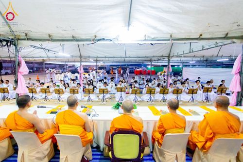 ภาพ No.201429:พิธีถวายภัตตาหารเป็นสังฆทาน แด่พระธรรมยาตรา ณ อนุสรณ์สถานบางปลา วัดบางปลา อำเภอบางเลน จังหวัดนครปฐม ในโครงการธรรมยาตรา กตัญญูบูชา มหาปูชนียาจารย์ พระมงคลเทพมุนี(สด จนฺทสโร) พระผู้ปราบมาร อนุสรณ์สถาน 7 แห่ง ปีที่ 13 วันที่ 25 มกราคม พ.ศ. 2568