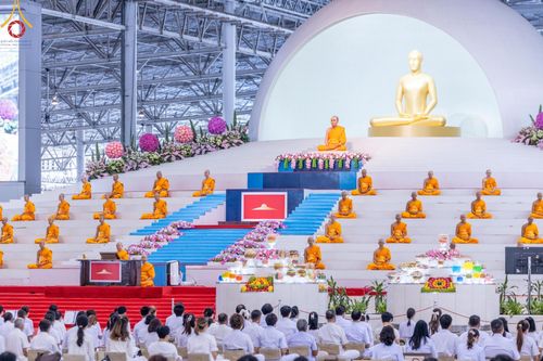 ภาพ No.151159:พิธีบูชาข้าวพระ ในวันอาทิตย์ต้นเดือน วันที่ 1 กันยายน พ.ศ. 2567 ณ สภาธรรมกายสากล วัดพระธรรมกาย