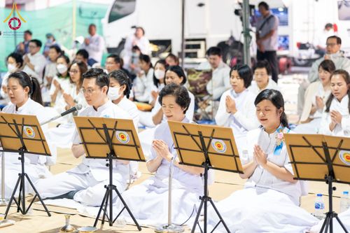 ภาพ No.191021:พิธีถวายภัตตาหารเป็นสังฆทาน แด่พระธรรมยาตรา ณ อนุสรณ์สถานคลองบางนางแท่น อ.สามพราน จ.นครปฐม ในโครงการธรรมยาตรา กตัญญูบูชา มหาปูชนียาจารย์ พระมงคลเทพมุนี(สด จนฺทสโร) พระผู้ปราบมาร อนุสรณ์สถาน 7 แห่ง ปีที่ 13 วันที่ 8 มกราคม พ.ศ. 2568