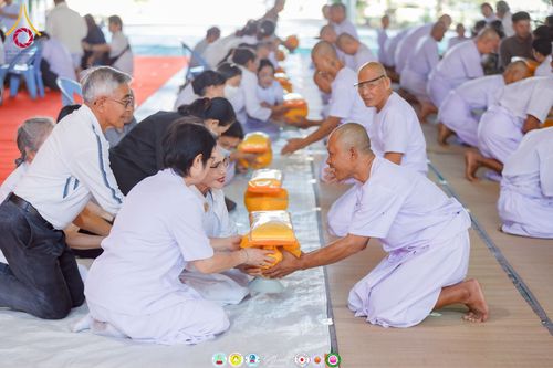 ภาพ No.276508:วันพุธที่ 3 ธันวาคม  พ.ศ. 2568 โครงการอุปสมบทหมู่ รุ่นบูชาธรรมมหาปูชนียาจารย์ 2568 ศูนย์อบรมเยาวชนผาสุกวานิช จังหวัดราชบุรี