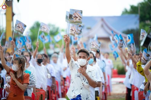 ภาพ No.84372:พิธีทอดผ้าป่า พิธีอัญเชิญปฐมรัตนปฐวี และพิธีตอกเสาเข็มต้นสุดท้าย เพื่อสถาปนาอาคาร 80 ปี หลวงพ่อธัมมชโย ณ ศูนย์ปฏิบัติธรรมวิหารแดง ตำบลเจริญธรรม อำเภอวิหารแดง จ.สระบุรี  วันที่ 23 กรกฎาคม พ.ศ. 2566