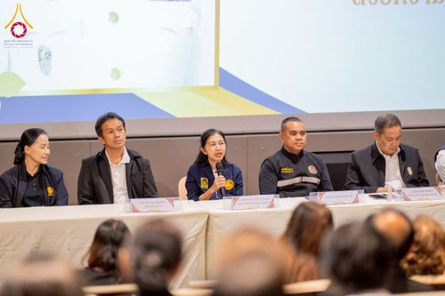 ภาพ No.271961:วันที่ 22 พฤศจิกายน พ.ศ. 2568 ผู้ว่าฯ ปทุมธานี ลงพื้นที่เยี่ยม “อำเภอคลองหลวง” พร้อมชมการเตรียมความพร้อมเทศกาลสวนดอกไม้ปทุมธานี “ทุ่งสวรรค์ ตะวันฉาย” ณ วัดพระธรรมกาย