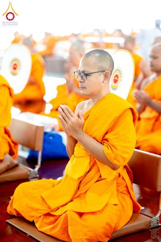 ภาพ No.245112:วันพุธที่ 10 กันยายน พ.ศ. 2568 พิธีถวายภัตตาหารเมนูสวรรค์ เนื่องในวันครบ 25 ปี วันละสังขารคุณยายอาจารย์มหารัตนอุบาสิกาจันทร์ ขนนกยูง ณ หอฉันคุณยายอาจารย์ฯ วัดพระธรรมกาย