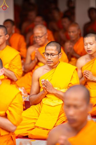 ภาพ No.201567:พิธีจุดประทีปถวายเป็นพุทธบูชา และบูชาธรรมมหาปูชนียาจารย์ ณ อาคารธรรมยาตรา กตัญญูบูชามหาปูชนียาจารย์ ตรงข้ามวัดปากน้ำภาษีเจริญ จ.กรุงเทพมหานคร ในโครงการธรรมยาตรา กตัญญูบูชา มหาปูชนียาจารย์ พระมงคลเทพมุนี(สด จนฺทสโร) พระผู้ปราบมาร อนุสรณ์สถาน 7 แห่ง