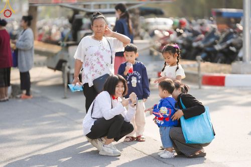 ภาพ No.193861:วัดพระธรรมกาย จัดงานวันเด็กแห่งชาติ ประจำปี พ.ศ.2568 ออกร้านอาหาร 200 ร้าน มอบของขวัญหลายหมื่นชิ้น วันที่ 12 มกราคม พ.ศ. 2568 วัดพระธรรมกาย อ.คลองหลวง จ.ปทุมธานี