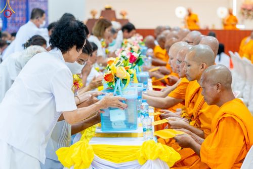ภาพ No.87093:พิธีทักษิณานุปทานแด่บรรพชนตระกูลผ่องสวัสดิ์ และหมู่ญาติที่ล่วงลับไปแล้ว ณ มหาเจดีย์ทัตตชีโว ศูนย์อบรมเยาวชนกาญจนบุรี วันที่ 31 สิงหาคม พ.ศ. 2566