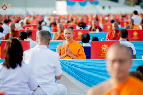 ภาพ No.219575:วันอังคารที่ 22 เมษายน พ.ศ. 2568 พิธีถวายมหาสังฆทานคณะสงฆ์ 40,000 กว่าวัดทั่วประเทศ เนื่องในวันคุ้มครองโลก ณ วัดพระธรรมกาย จ.ปทุมธานี