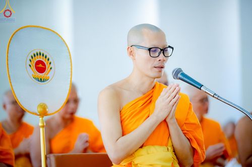 ภาพ No.177368:พิธีถวายภัตตาหารเมนูสวรรค์ และพิธีบุพเปตพลี ครั้งที่ 158 ร่วมอุทิศบุญแด่หมู่ญาติที่ล่วงลับไปแล้ว และสืบทอดอายุพระพุทธศาสนา ณ วัดพระธรรมกาย วันที่ 30 พฤศจิกายน พ.ศ.2567 (วันพระ แรม 15 ค่ำ เดือน 12)