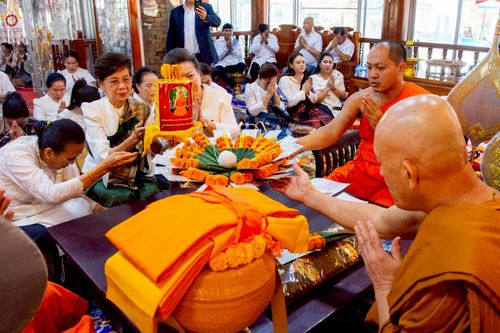 ภาพ No.271741:วันอาทิตย์ที่ 26 ตุลาคม พ.ศ. 2568 กฐินสมทบวัดต่างประเทศ โดยคณะศิษยานุศิษย์ บูชาธรรม 81 ปี  หลวงพ่อธัมมชโย ณ วัดสีอัมพอน นครเวียงจันทน์ สปป.ลาว