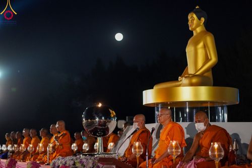 ภาพ No.97264:พิธีทอดผ้าป่า เพื่อสร้าง "ลานอเนกประสงค์พญานาค 4 ตระกูล" และพิธีจุดประทีปโคมลอย ลอยกระทง ถวายประทีปเป็นพุทธบูชา ณ พุทธอุทยานนานาชาติ จ.หนองคาย วันที่ 27 พฤศจิกายน พ.ศ. 2566