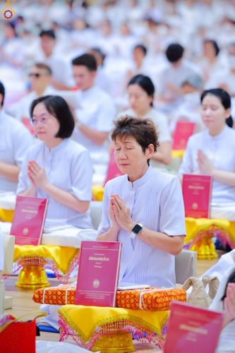 ภาพ No.228316:วันอาทิตย์ที่ 8 มิถุนายน พ.ศ. 2568 พิธีถวายทุนสนับสนุนพระไตรปิฎกฉบับธรรมชัย และอนุรักษ์คัมภีร์โบราณ ณ ห้องแก้วสารพัดนึก 2 วัดพระธรรมกาย