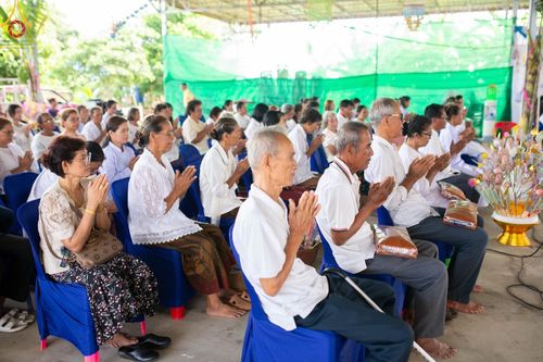 ภาพ No.165407:พิธีทอดกฐิน ณ วัดพุทธิสารโนนทอง อ.คอนสวรรค์ จ.ชัยภูมิ ในโครงการกฐินสามัคคีทั่วไทย 30,000 วัด บูชาธรรม 80 ปี หลวงพ่อธัมมชโย โดยคณะศิษยานุศิษย์วัดพระธรรมกาย วันที่ 21 ตุลาคม พ.ศ. 2567