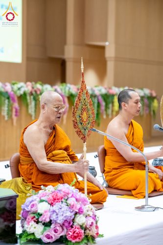 ภาพ No.209029:พระบาทสมเด็จพระเจ้าอยู่หัว ทรงมีพระราชศรัทธาทรงพระกรุณาโปรดเกล้าฯ ให้บำเพ็ญพระราชกุศลถวายภัตตาหารพระราชทาน การสอบบาลีสนามหลวง ณ วัดพระธรรมกาย ย อ.คลองหลวง จ.ปทุมธานี วันที่ 23-24 กุมภาพันธ์ พ.ศ. 2568