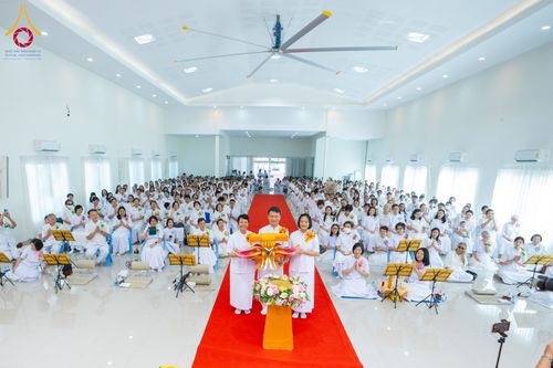 ภาพ No.174343:พิธีทอดกฐินกตัญญูบูชาธรรม ณ ศูนย์ปฏิบัติธรรมพระมงคลเทพมุนี อ.สองพี่น้อง จ.สุพรรณบุรี ในโครงการกฐินสามัคคีทั่วไทย 30,000 วัด บูชาธรรม 80 ปี หลวงพ่อธัมมชโย โดยคณะศิษยานุศิษย์วัดพระธรรมกาย วันที่ 10 พฤศจิกายน พ.ศ. 2567