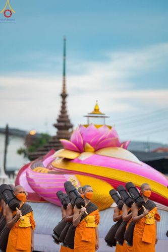 ภาพ No.127948:คณะพระธรรมยาตราฯ ปฎิบัติธรรมและถ่ายภาพหมู่ประวัติศาสตร์ ณ ลานหน้าพระปรางค์สามยอด วัดโคกสมานคุณ อ.หาดใหญ่ จ.สงขลา วันเสาร์ที่ 9 มีนาคม พ.ศ. 2567