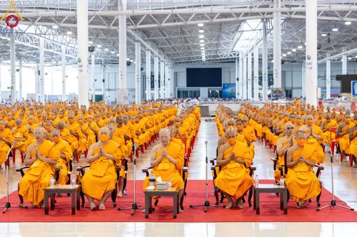 ภาพ No.99723:พิธีปฏิบัติธรรมและพิธีบูชาข้าวพระ ในวันอาทิตย์ต้นเดือนที่ 3 ธันวาคม พ.ศ. 2566 ณ สภาธรรมกายสากล วัดพระธรรมกาย จ.ปทุมธานี