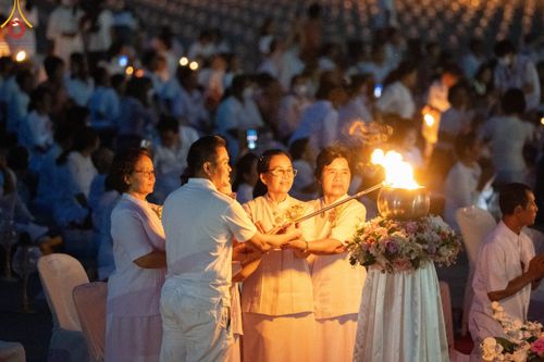 ภาพ No.91653:พิธีทอดผ้าป่า สร้างลานเอนกประสงค์พญานาค 4 ตระกูล จุดประทีปโคมลาน ถวายเป็นพุทธบูชา  สร้างความสว่างไสวให้กับแผ่นดินด้วยแสงธรรม วันอาทิตย์ที่ 29 ตุลาคม พ.ศ. 2566 ณ พุทธอุทยานนานาชาติ จังหวัดหนองคาย