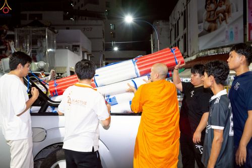 ภาพ No.237335:วันที่ 9-10 สิงหาคม พ.ศ. 2568 การเตรียมงาน เก็บงาน ของเจ้าหน้าที่ทุกสถานะ ในงานมหาสังฆทาน ตักบาตรพระ 10,000 รูป ใจกลางเมืองหาดใหญ่ จ.สงขลา