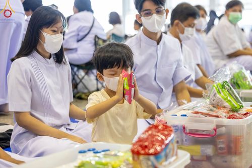 ภาพ No.124421:พิธีตักบาตรในวันมาฆบูชา ณ บ้านแก้วเรือนทองคุณยายฯ วัดพระธรรมกาย จ.ปทุมธานี วันเสาร์ที่ 24 กุมภาพันธ์ พ.ศ. 2567