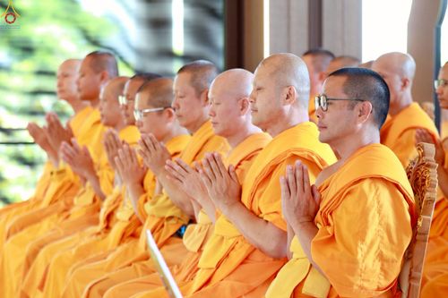 ภาพ No.249179:วันที่ 20 กันยายน พ.ศ. 2568 พิธีประดิษฐานรูปหล่อหลวงปู่วัดปากน้ำ ภาษีเจริญ ณ วิหารพระมงคลเทพมุนี (สด จนฺทสโร) ศูนย์ปฏิบัติธรรมภูเก็ต จ.ภูเก็ต