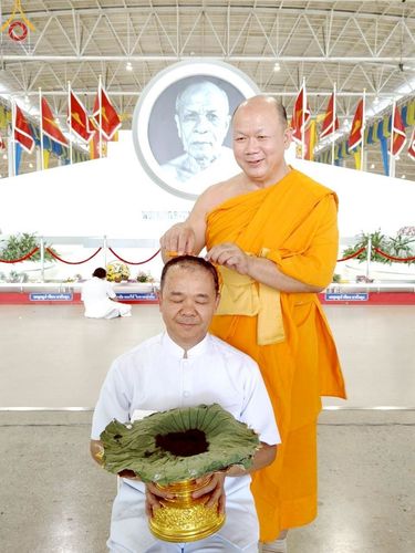 ภาพ No.223145:วันที่ 2 -10 พฤษภาคม พ.ศ. 2568 พิธีตัดปอยผม ปลงผม พิธีขอขมาลาอุปสมบทอุทิศชีวิต ของอุบาสก พิสิทธิ์ หมื่นแกล้ว  ณ วัดพระธรรมกาย