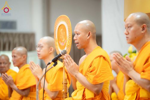 ภาพ No.278239:วันศุกร์ที่ 5 ธันวาคม พ.ศ. 2568 (วันพ่อแห่งชาติ) พิธีบรรพชาอุปสมบทหมู่ธรรมทายาท จำนวน 16 รูป โครงการบรรพชาอุปสมบทหมู่ รุ่นบูชาธรรมมหาปูชนียาจารย์ ประจำปี 2568  ณ ศูนย์ปฏิบัติธรรมและอบรมเยาวชนพระนครศรีอยุธยา จ.พระนครศรีอยุธยา