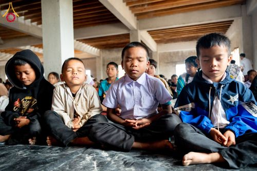 ภาพ No.173278:พิธีทอดกฐินต่างประเทศ ในนามหลวงพ่อธัมมชโย ณ วัดสิริวิเวก เพื่อถวายที่ดินส่วนขยาย 200 ไร่ แขวงจำปาสัก สปป. ลาว วันพุธที่ 30 ตุลาคม พ.ศ. 2567